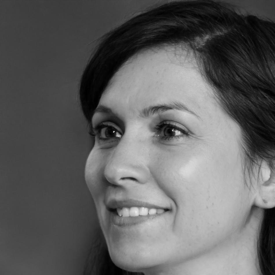 Beatriz Santos, analista financeira